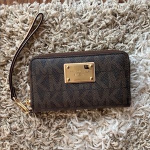 *LIKE NEW* Michael Kors wallet wristlet